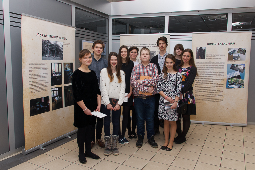 Dāvinājuma dzejolis Jānim Akurateram